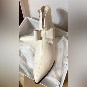 Women's Cream Bow Accent Ankle Boots